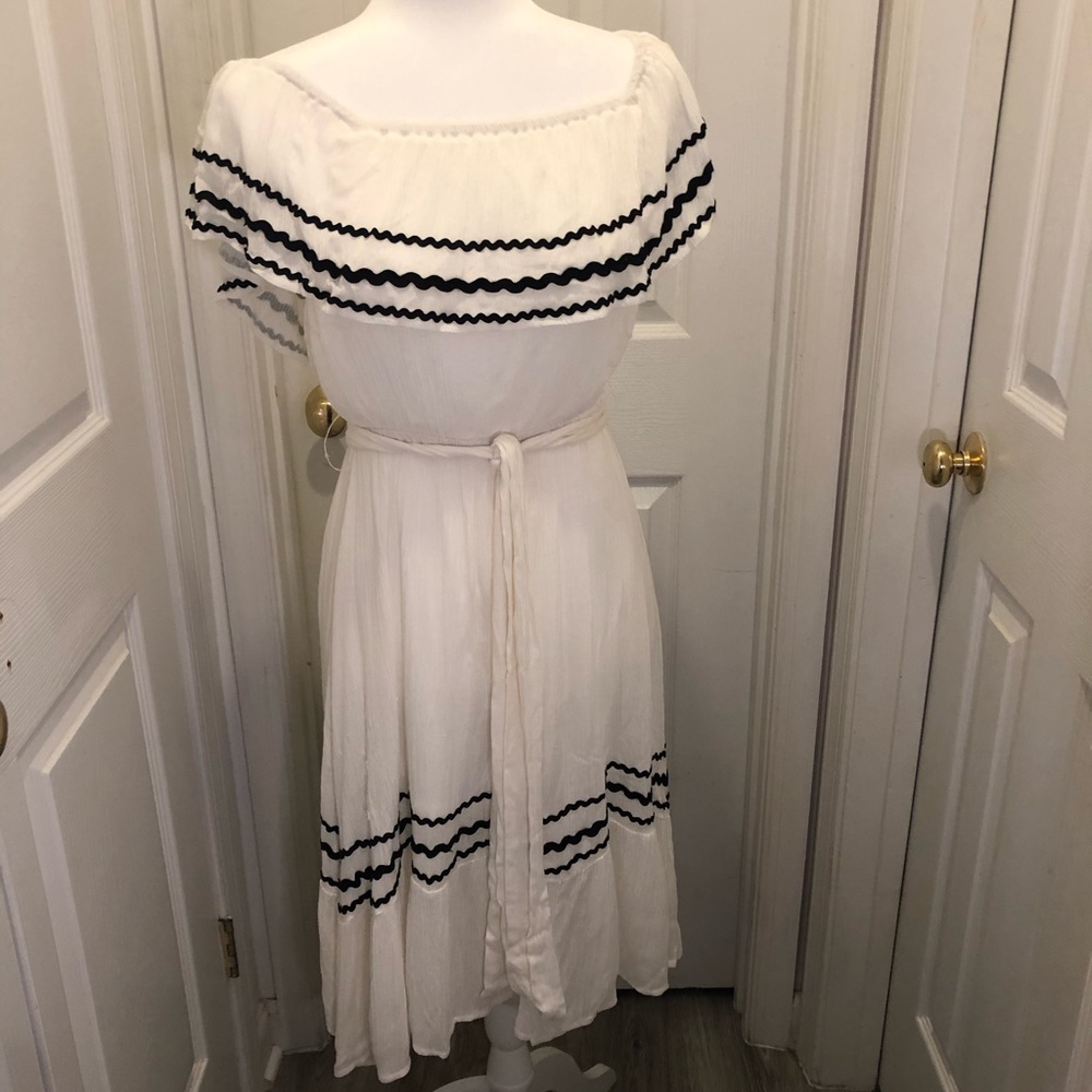 Essue Off the shoulder flamenco dress - Picture 2 of 8